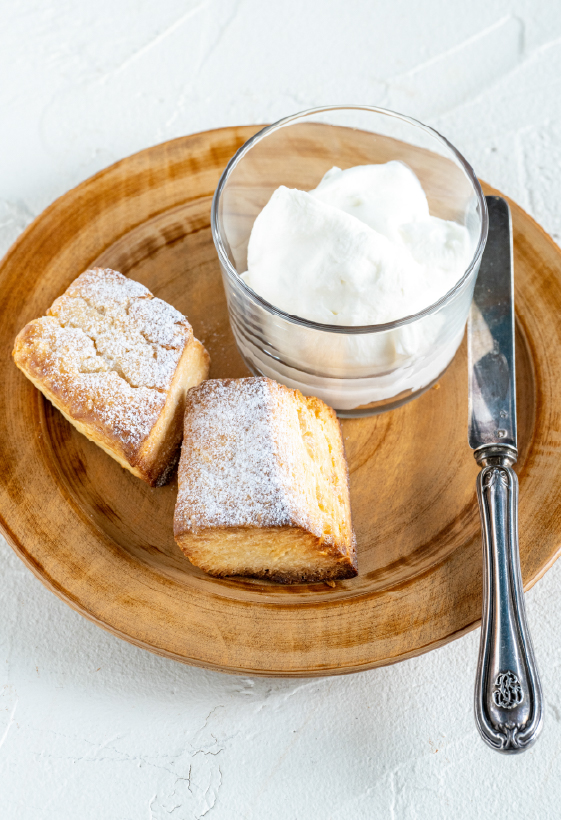 バターミルクビスケット（生クリーム添え）画像1